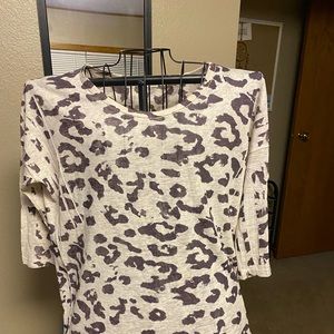 3/4 sleeve leopard casual top